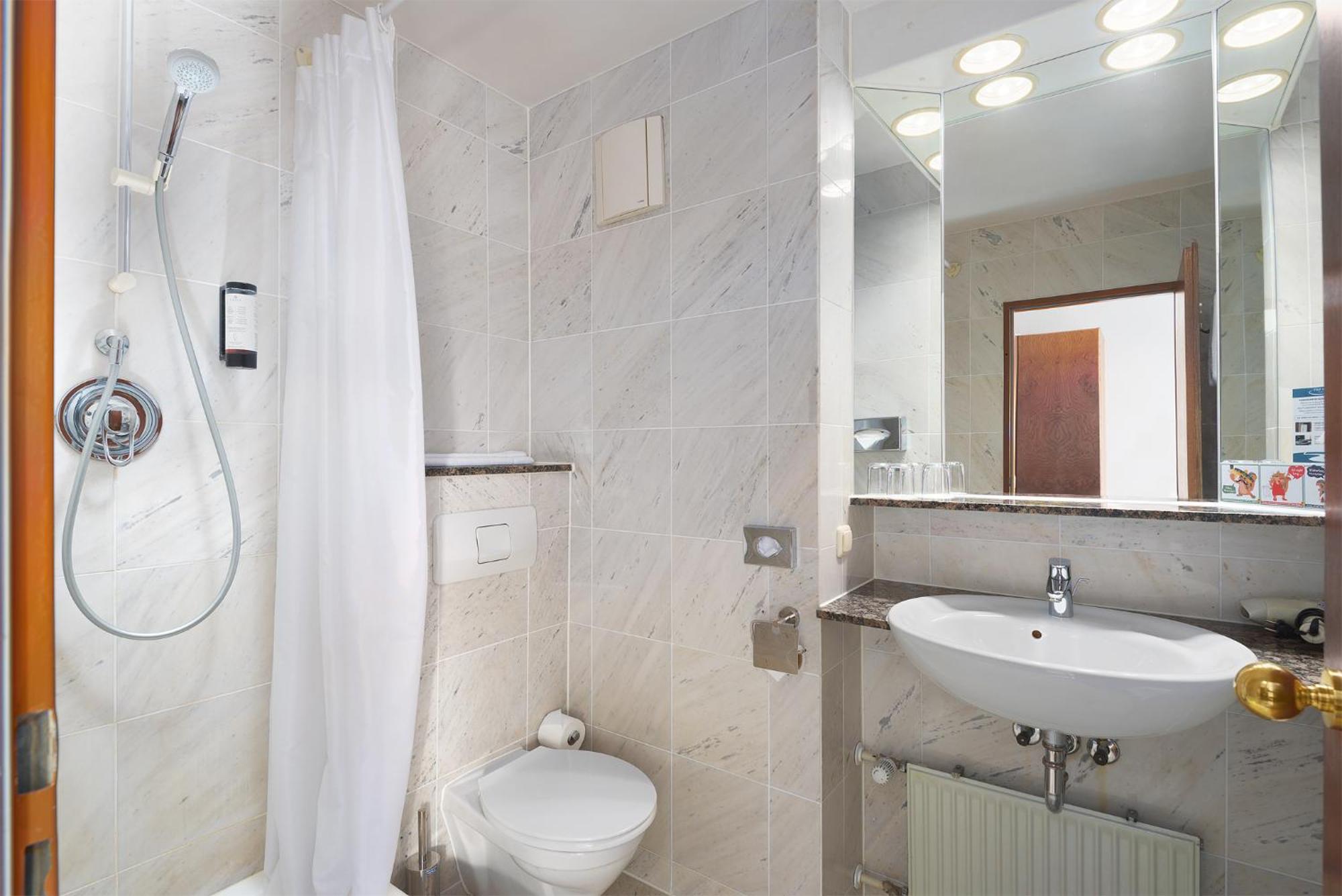 Achat Frankfurt Hotel